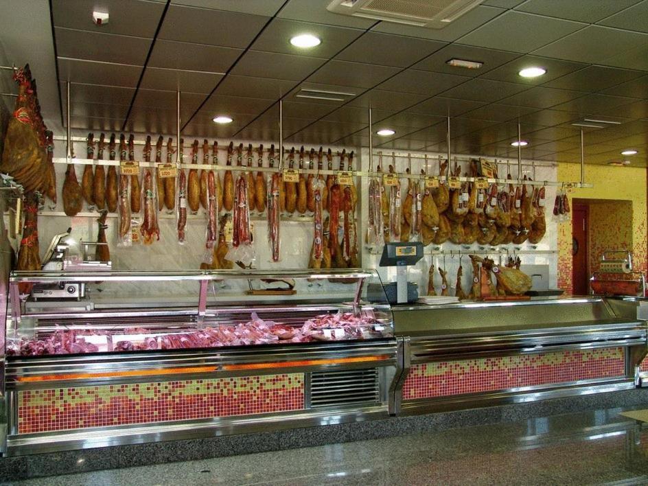 坎普雷约埃尔卡拉斯卡尔酒店 Muñana 外观 照片